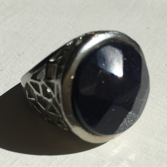 Southeast Asian Statement Ring with black stone Sz 7.5 - Picture 2 of 4